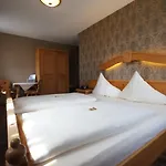 Schlosshotel Harburg 3*