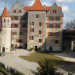 Schlosshotel Harburg 호텔
