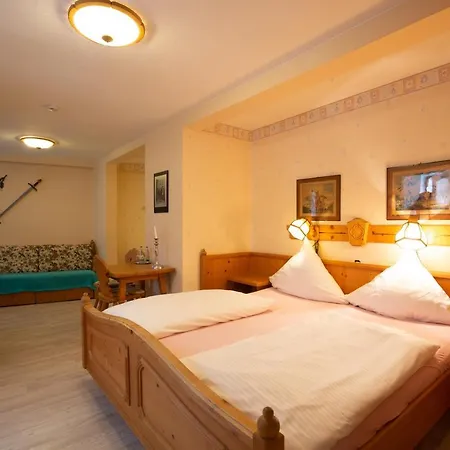 Schlosshotel Harburg 3*