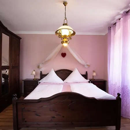 Schlosshotel Harburg فندق 3*