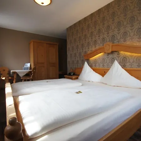 Schlosshotel Harburg 3*