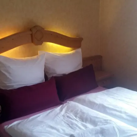 Schlosshotel Harburg فندق 3*