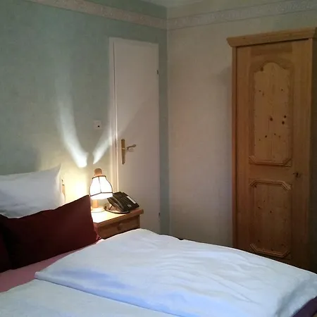 Schlosshotel Harburg هاربورغ