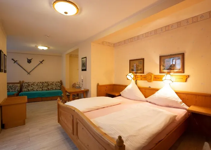 Schlosshotel Harburg 3*