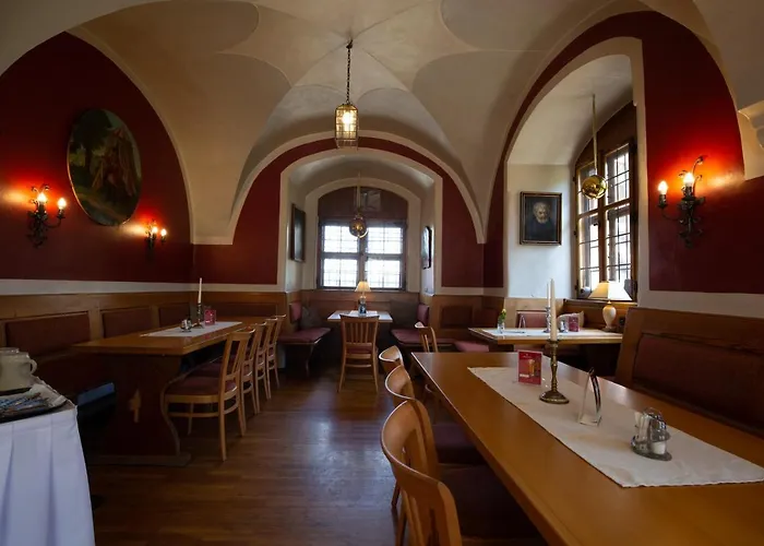 Schlosshotel Harburg 3*