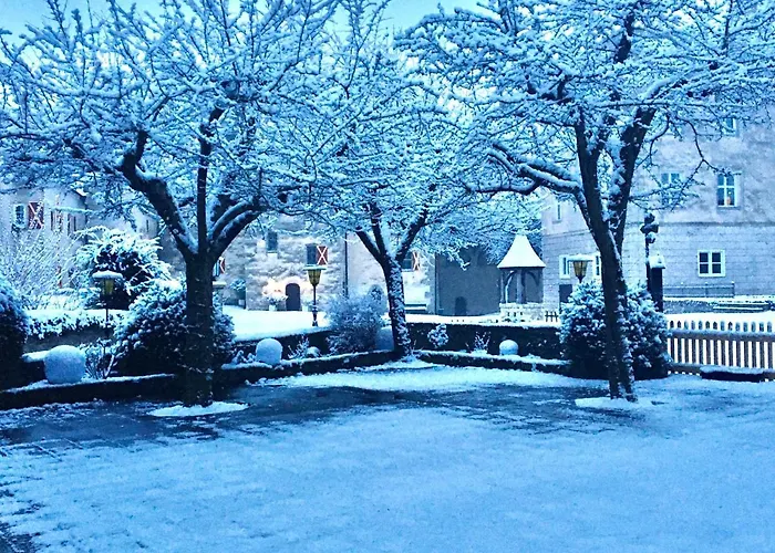 Schlosshotel Harburg Отель Харбург