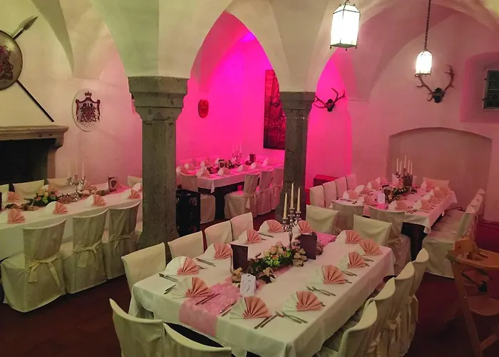 Schlosshotel Harburg Отель