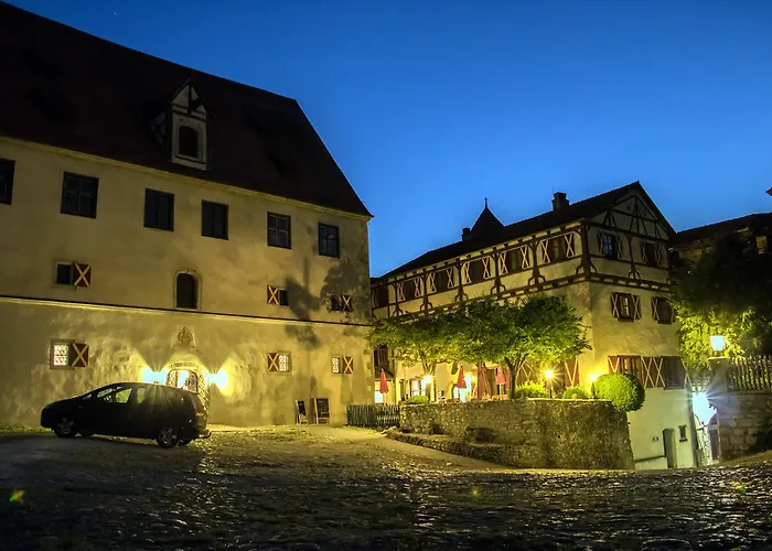 Schlosshotel Harburg Отель Харбург