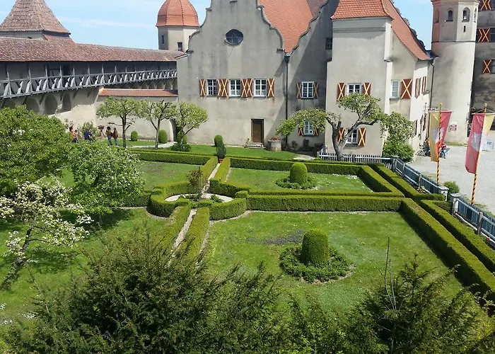 Отель Schlosshotel Harburg 3*