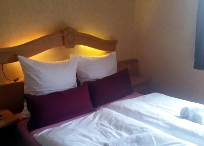 Schlosshotel Harburg Отель 3*