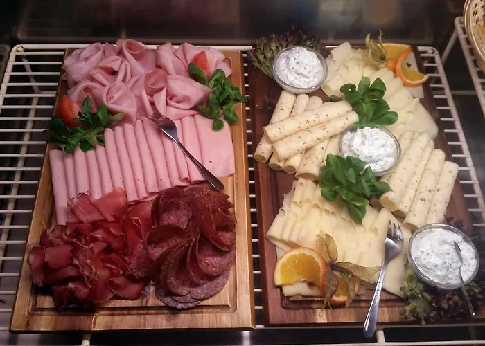 Schlosshotel Harburg Отель Харбург