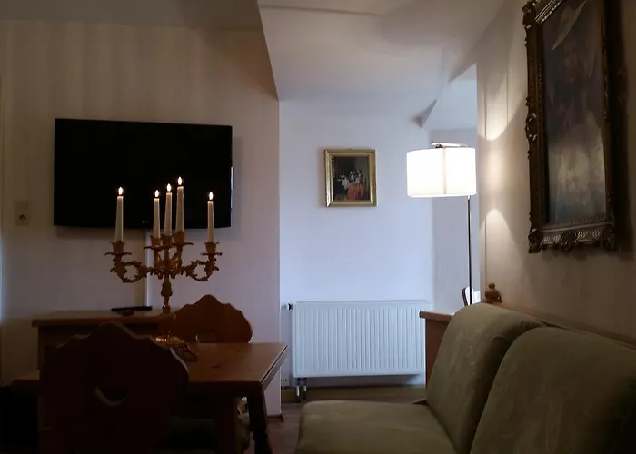 Schlosshotel Harburg 3*