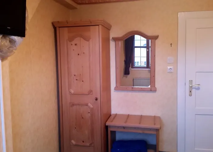 Отель Schlosshotel Harburg 3*