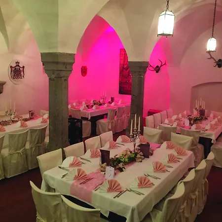 Schlosshotel Harburg Hotel